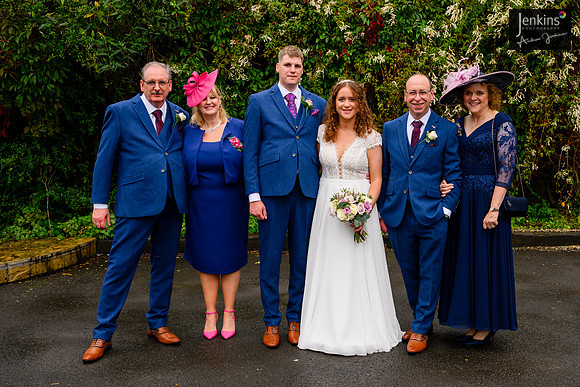 363 Lizzie & Peter_wedding-z