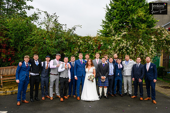 413 Lizzie & Peter_wedding-z