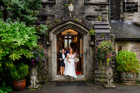 160 Lizzie & Peter_wedding-z