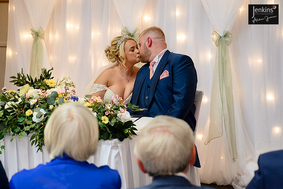 327- Megan & Danny- The-Plough-Hotel_